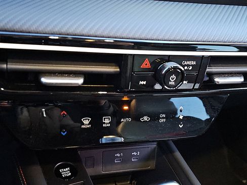 Certified 2025 Nissan Kicks SR image 16