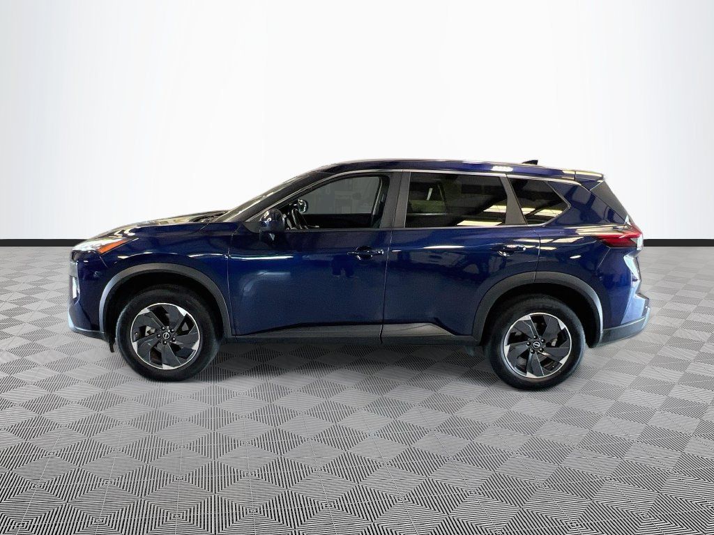 Used 2025 Nissan Rogue SV FWD image 4