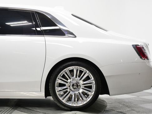 Used 2024 Rolls-Royce Ghost Extended Wheelbase image 50
