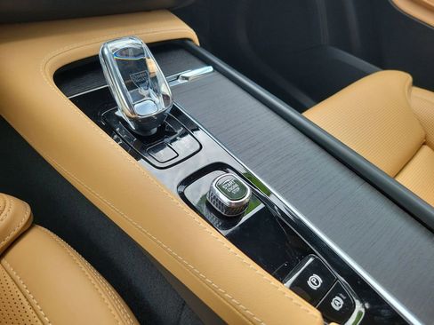 Certified 2023 Volvo XC90 T8 Ultimate w/ Protection Package Premier image 33