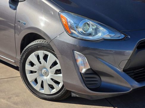 Used 2018 Toyota Prius Prime Plus image 5