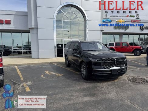 Used 2025 Lincoln Navigator Reserve image 1