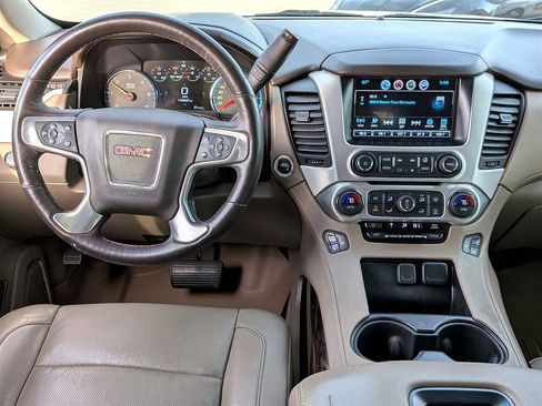 Used 2017 GMC Yukon SLT image 30