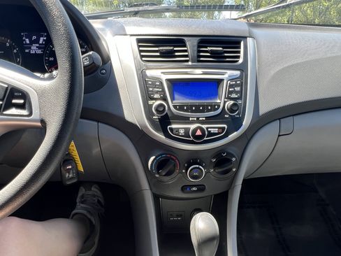 Used 2012 Hyundai Accent GS FWD image 20