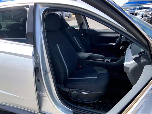 Used 2024 Hyundai Sonata SEL w/ Convenience Package image 9