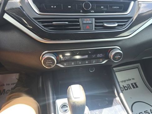 Certified 2025 Nissan Altima 2.5 SR w/ SR Premium Package FWD image 16