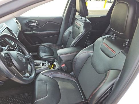 Used 2021 Jeep Cherokee Trailhawk w/ Comfort/Convenience Group image 14