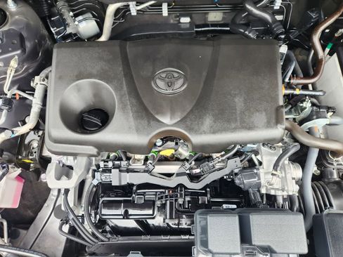 Used 2025 Toyota RAV4 XLE w/ Convenience Package FWD image 33