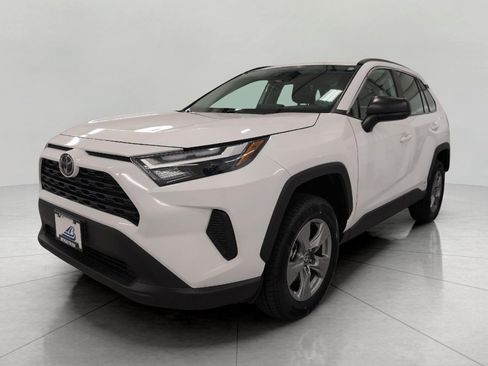 Used 2025 Toyota RAV4 LE AWD/4WD image 12