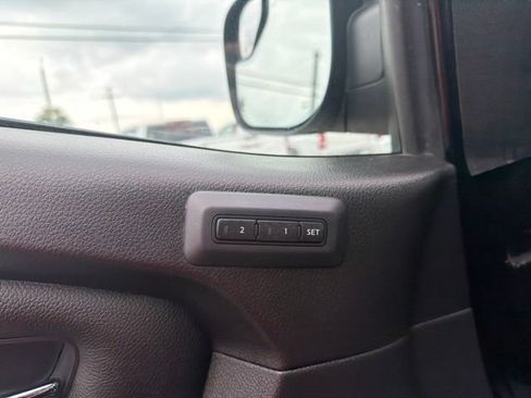 Used 2023 Nissan Titan PRO-4X w/ Pro-4x Convenience Package AWD/4WD image 15