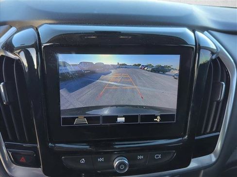 Used 2020 Chevrolet Traverse LT image 19