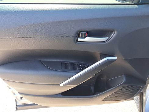 Certified 2022 Toyota Corolla Cross XLE image 13