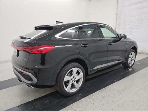 Used 2025 Audi Q5 Premium Plus w/ Premium Plus AWD/4WD image 2