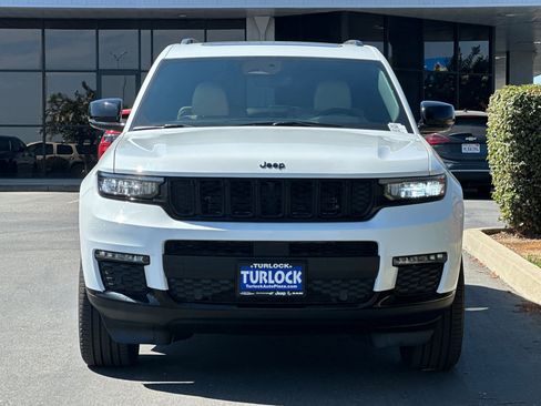 New 2025 Jeep Grand Cherokee L Limited w/ Luxury Tech Group II image 9