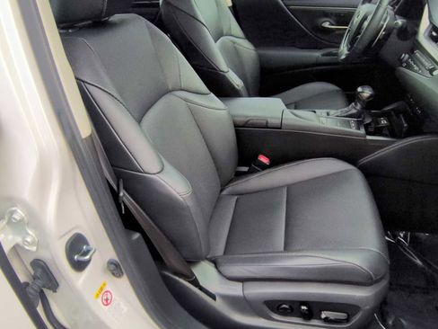 Used 2019 Lexus ES 350 w/ Premium Package image 24