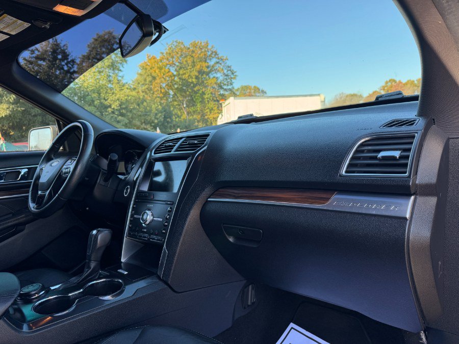 Used 2019 Ford Explorer Limited w/ Class III Trailer Tow Package AWD/4WD image 21