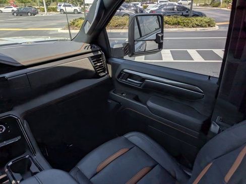 Used 2024 GMC Sierra 2500 AT4 w/ AT4 Premium Plus Package image 17