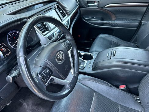 Used 2015 Toyota Highlander Limited AWD/4WD image 10