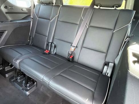 Used 2022 Cadillac Escalade Premium Luxury AWD/4WD image 14