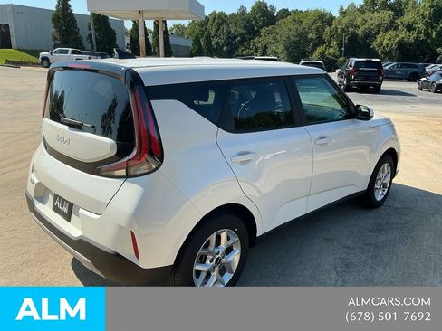 Used 2025 Kia Soul LX w/ LX Technology Package FWD image 5