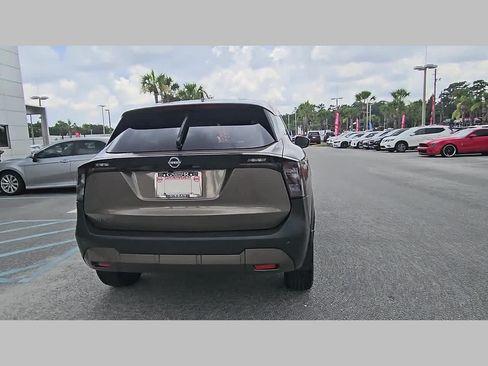 Used 2025 Nissan Kicks SV FWD image 34