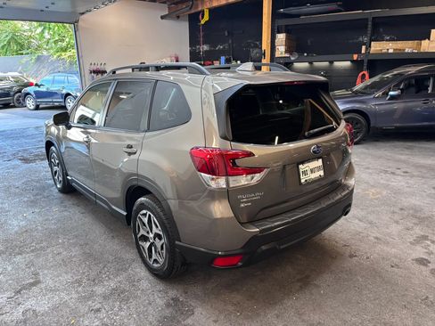 Used 2019 Subaru Forester Premium w/ All-Weather Package AWD/4WD image 5