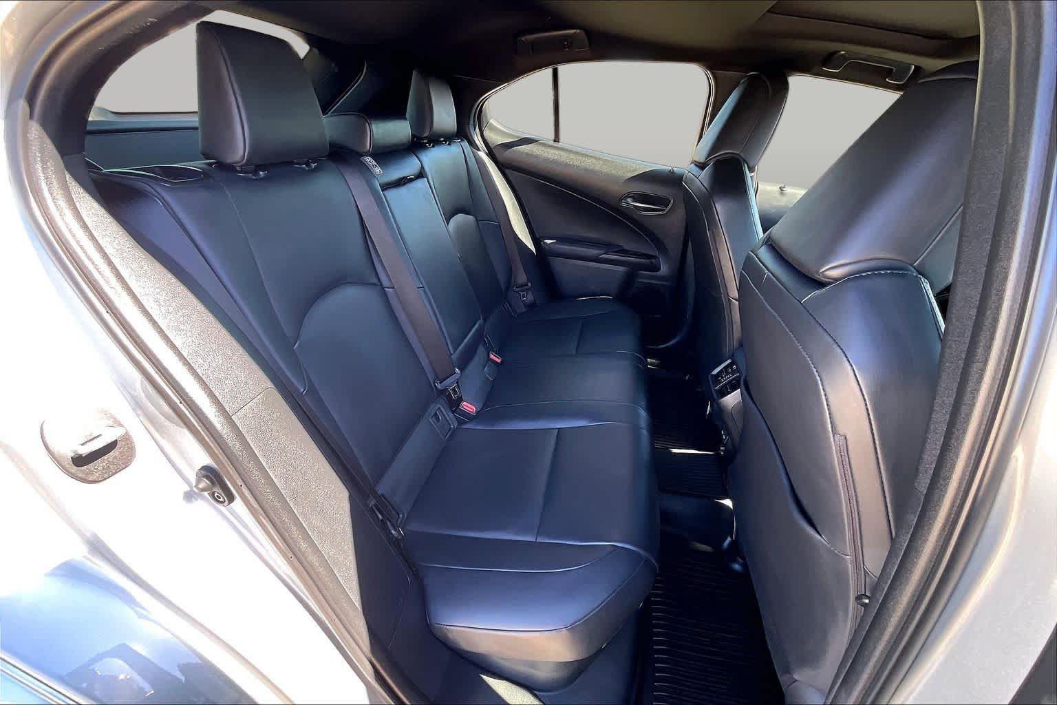 Used 2023 Lexus UX 250h FWD w/ Accessory Package (Z2) image 19