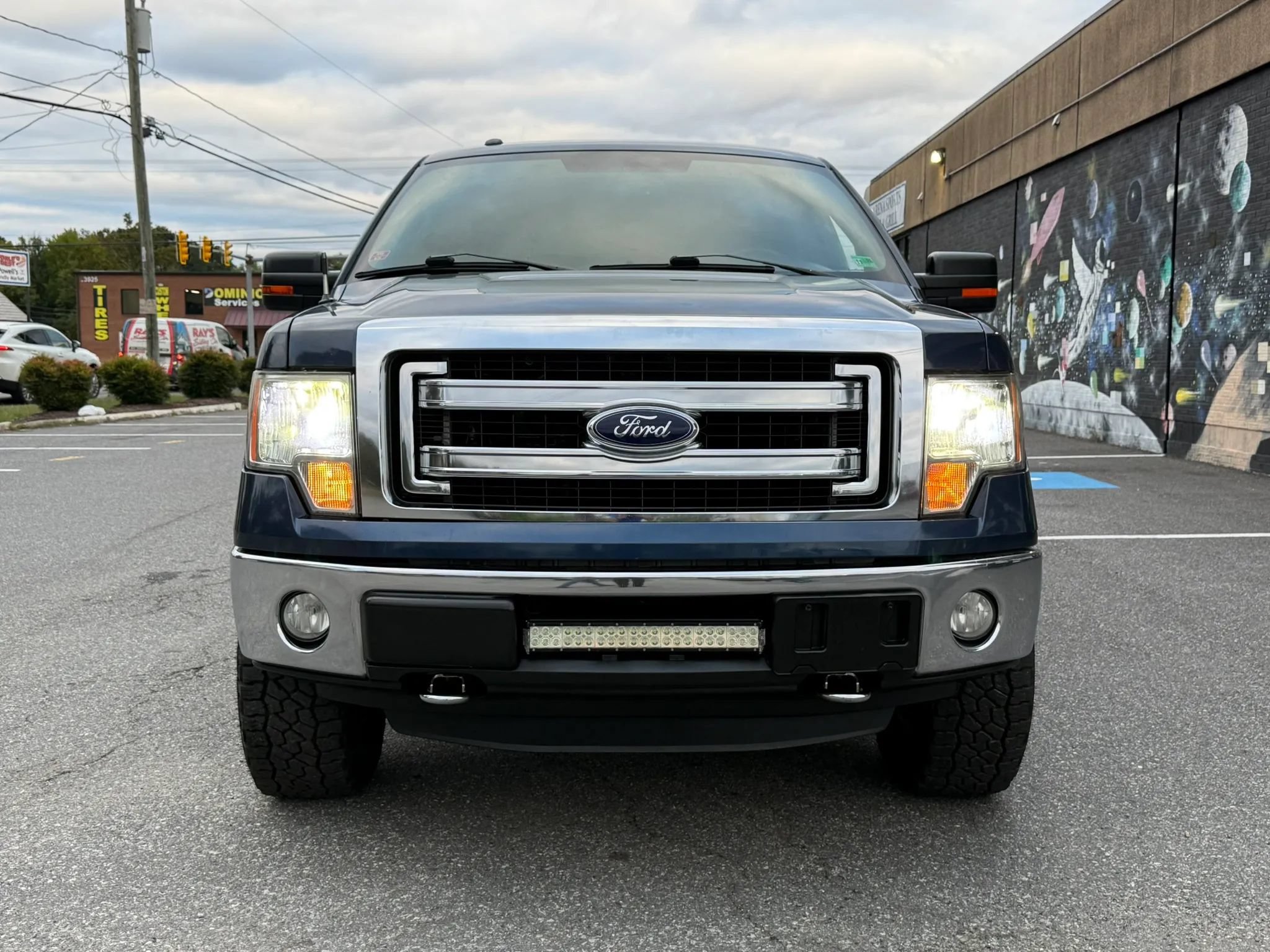 Used 2013 Ford F150 XLT w/ XLT Chrome Pkg AWD/4WD image 2