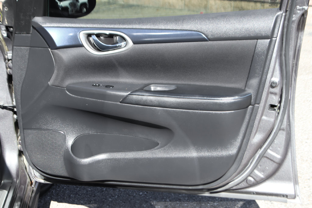 Used 2017 Nissan Sentra SR FWD image 36