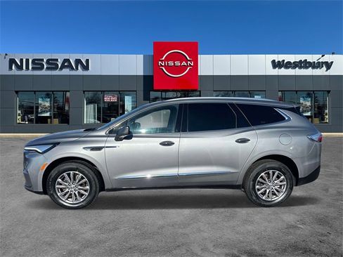 Used 2024 Buick Enclave Premium image 7