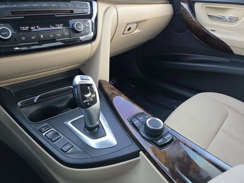 Used 2018 BMW 320i xDrive Sedan image 21