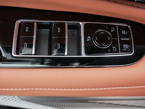 Used 2026 Cadillac Optiq Luxury 2 w/ LPO, Floor Liner Package AWD/4WD image 18