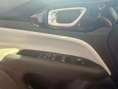Used 2022 Jeep Compass Limited AWD/4WD image 19