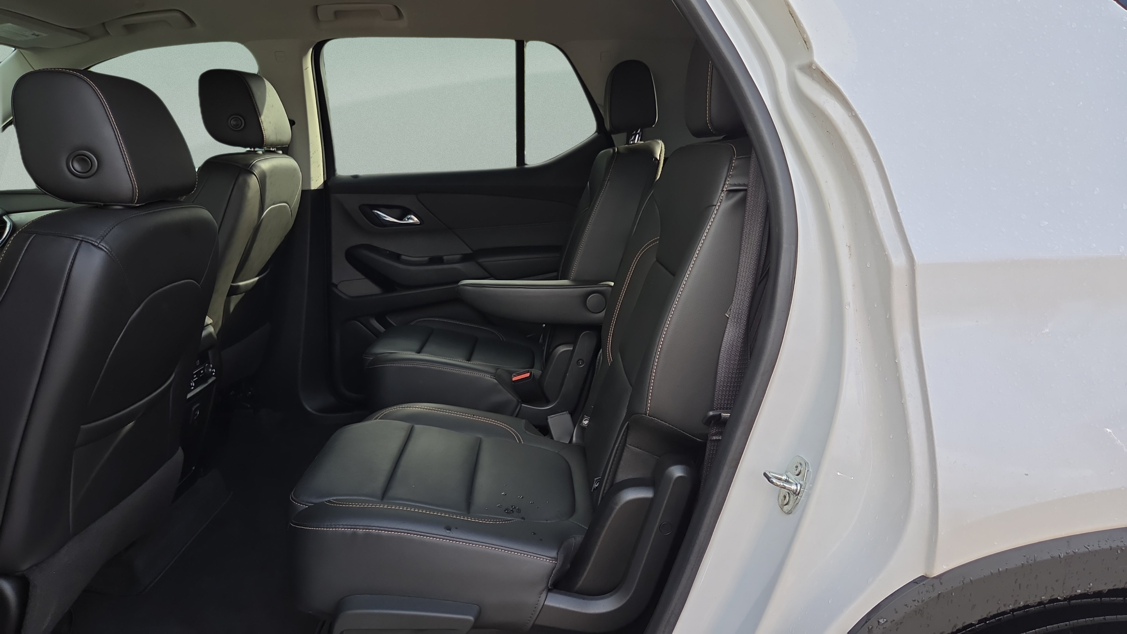 Used 2020 Chevrolet Traverse LT FWD image 10