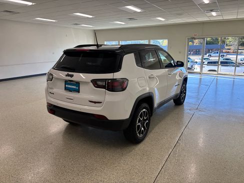 Used 2024 Jeep Compass Trailhawk w/ Trailhawk Elite Group image 5