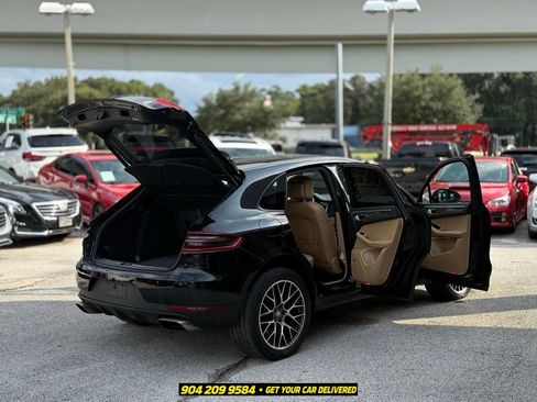 Used 2018 Porsche Macan AWD/4WD image 31