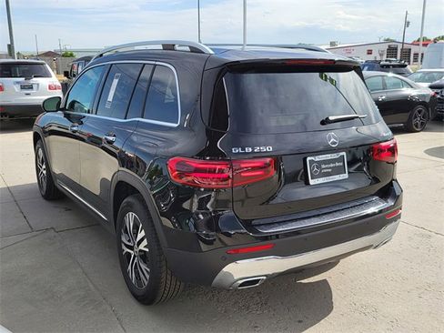 New 2025 Mercedes-Benz GLB 250 4MATIC image 10