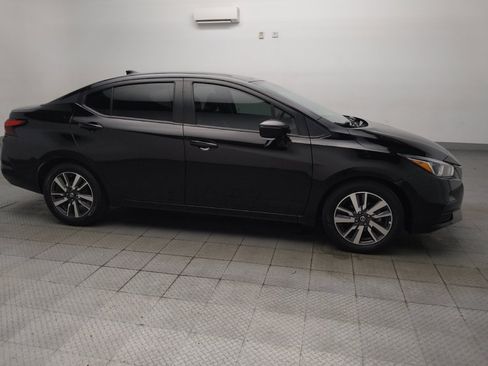Used 2021 Nissan Versa SV FWD image 11