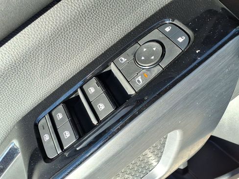 New 2026 Nissan Pathfinder SL image 17