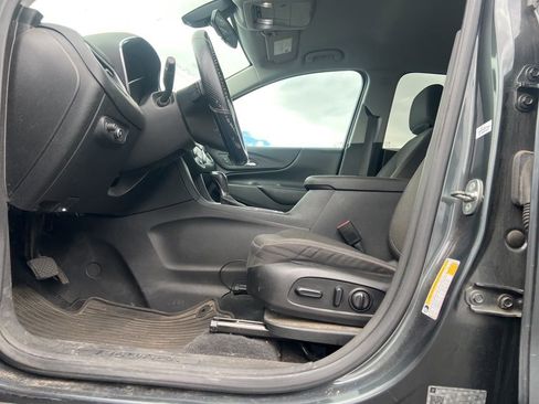 Used 2018 Chevrolet Equinox LT FWD image 16