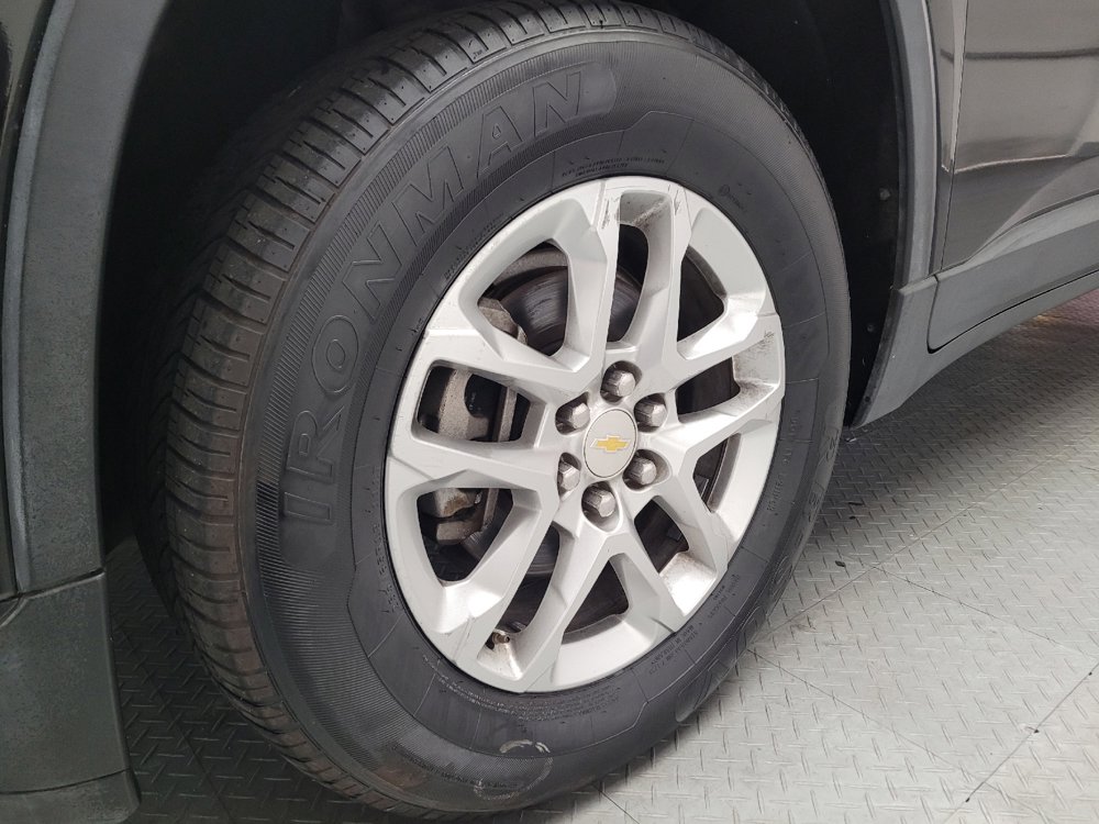 Used 2019 Chevrolet Traverse LS FWD image 31