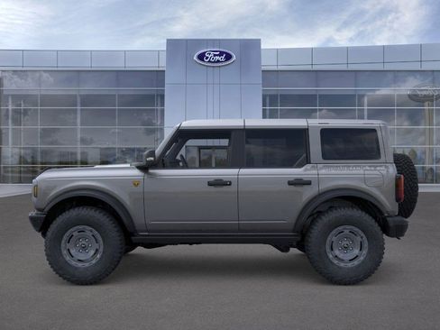 New 2025 Ford Bronco Badlands image 6