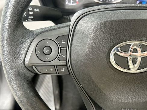 Used 2021 Toyota Corolla LE FWD image 19