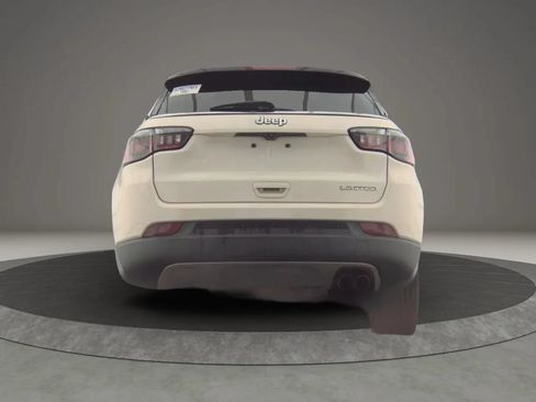 Used 2019 Jeep Compass Limited FWD image 12