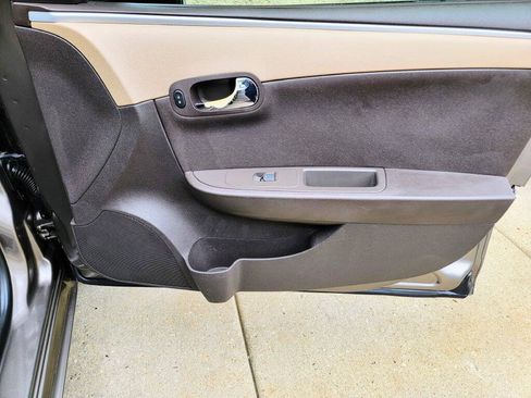 Used 2010 Chevrolet Malibu LS FWD image 23