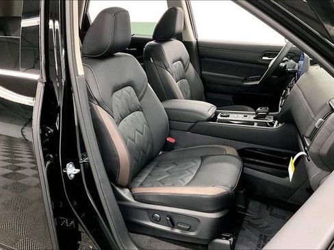 New 2026 Nissan Pathfinder Platinum image 38