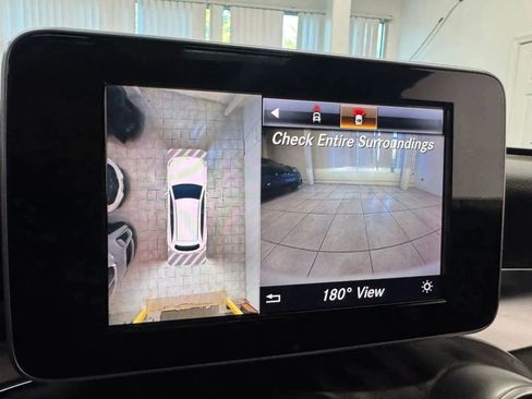 Used 2018 Mercedes-Benz GLC 300 w/ Premium Package image 36