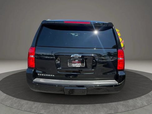 Used 2020 Chevrolet Suburban LT w/ Luxury Package AWD/4WD image 8