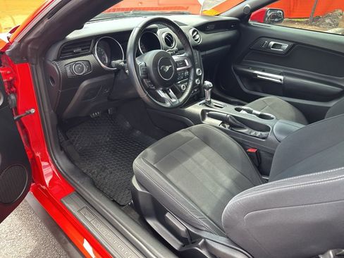 Used 2020 Ford Mustang Convertible image 22