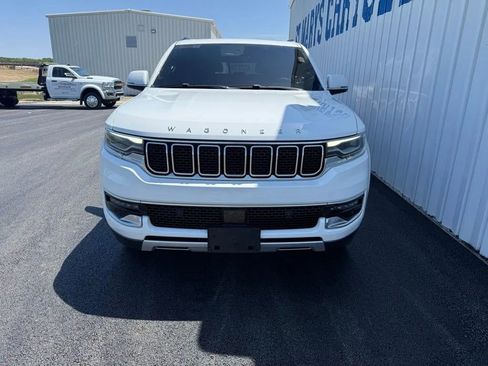 Used 2022 Jeep Wagoneer Series II w/ Premium Group I AWD/4WD image 2